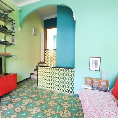 Diara, La Casa A Colori Con Terrazzo Lägenhet Vernazza Exteriör bild