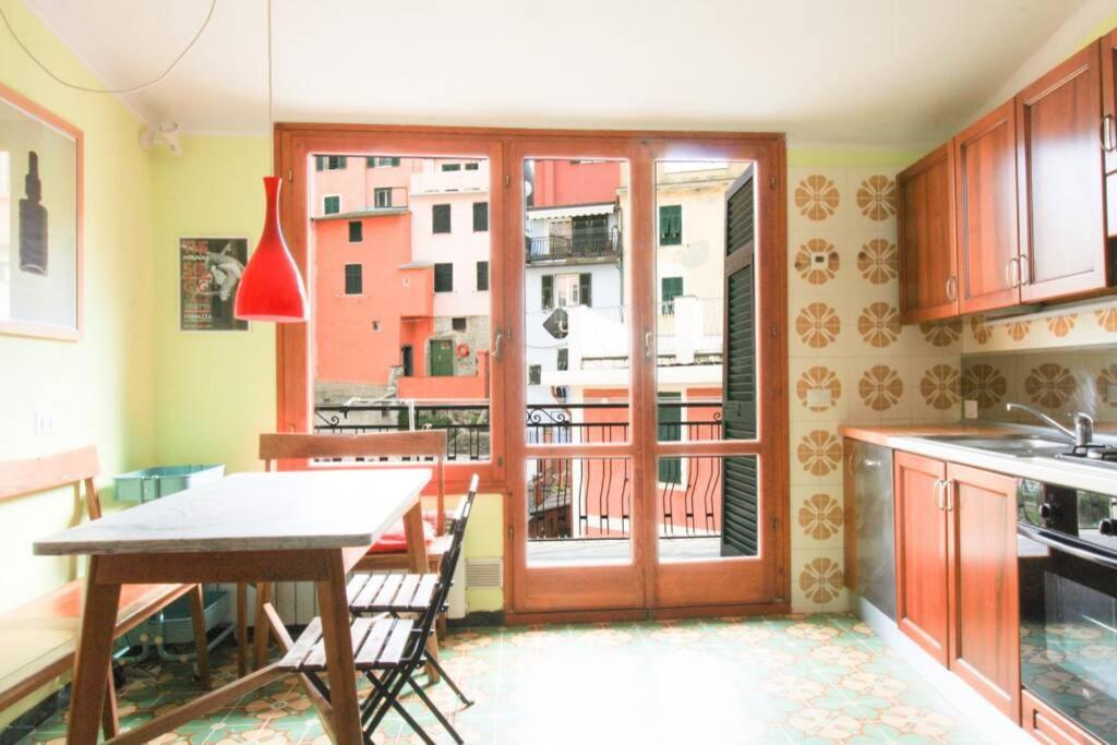 Diara, La Casa A Colori Con Terrazzo Lägenhet Vernazza Exteriör bild